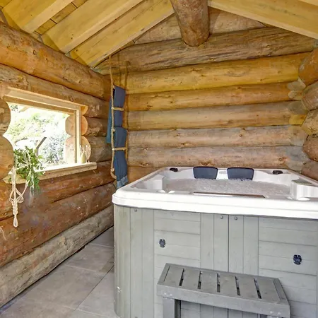 De Charme Avec Jacuzzi Dans Monts Du Forez - Fr-1-496-313 Séjour à la campagne